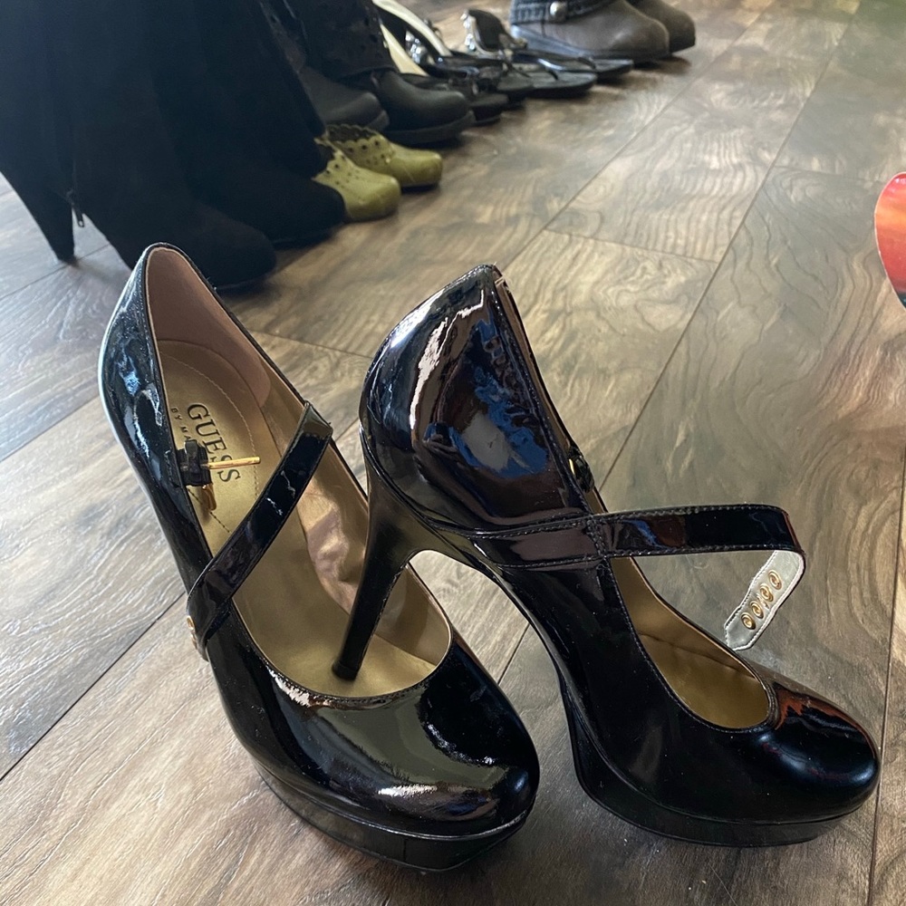 Heeled babydoll style shoe never worn new w/o box